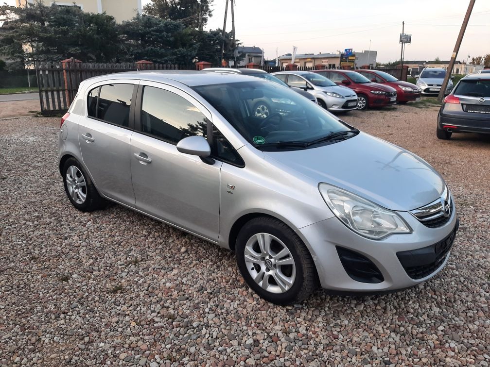 Opel Corsa 1.4 Benzyna – 2012 r. – Zadbana, Gotowa do Rejestracji