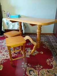 Продам красивенный стол резной с 6-ю табуретками. Торг обязателен!))