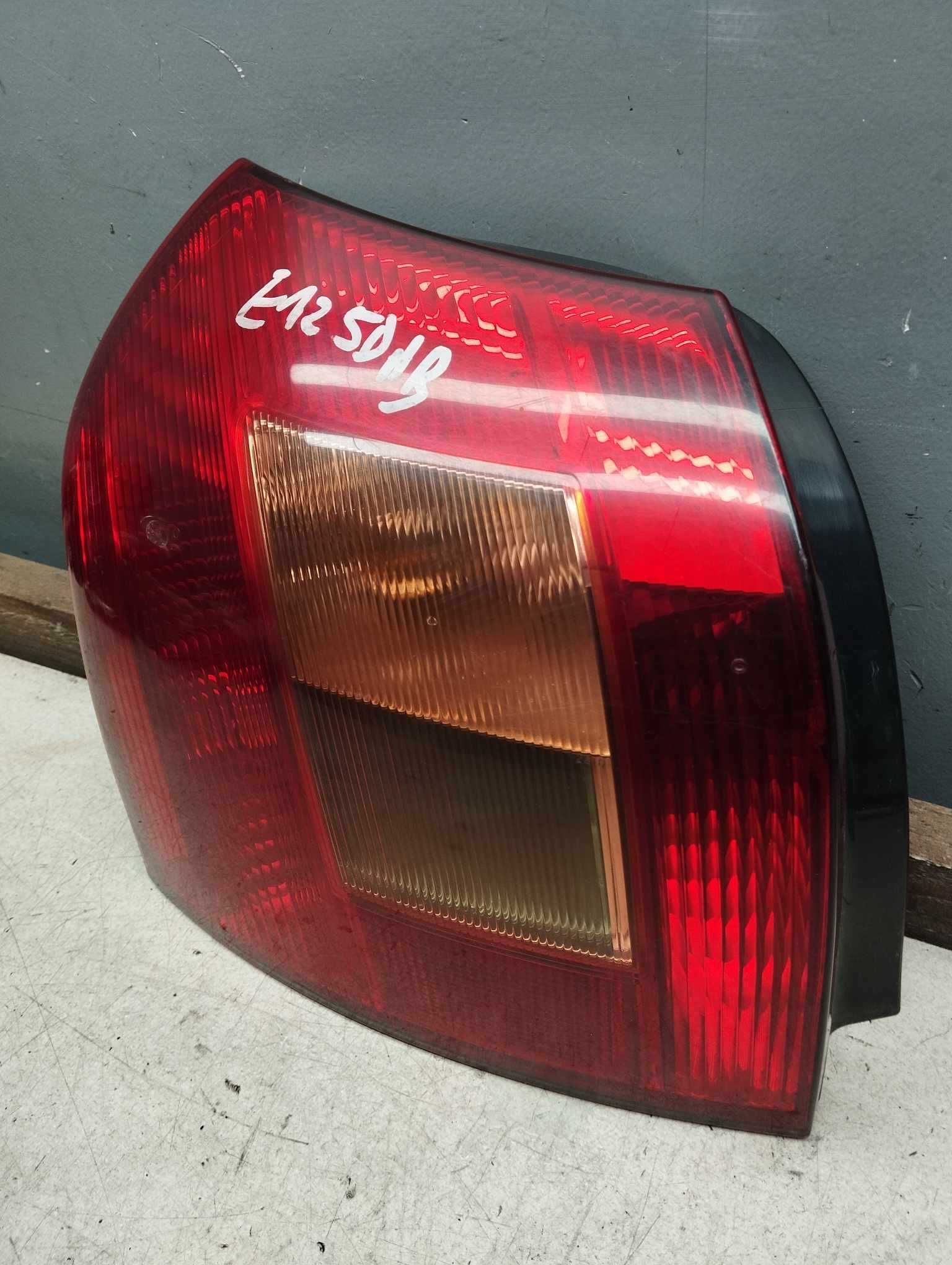 Lampa Lewy Tył Lewa Tylna Toyota Corolla E12 HB 5D