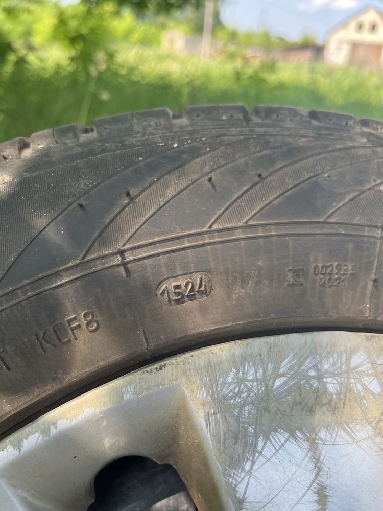 Шина преміорі з дисками 195/65R15 на Лансер 9
