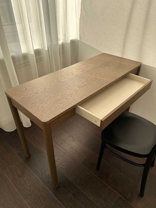 ІКЕА TONSTAD дерев'яний письмовий стіл