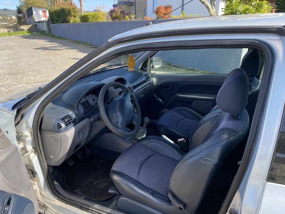 Renault Clio 1.2 16V 2001