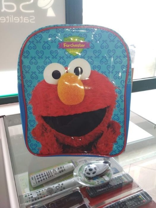 Mochila Rua Sesamo Elmo Furchester Hotel 31 cm NOVA