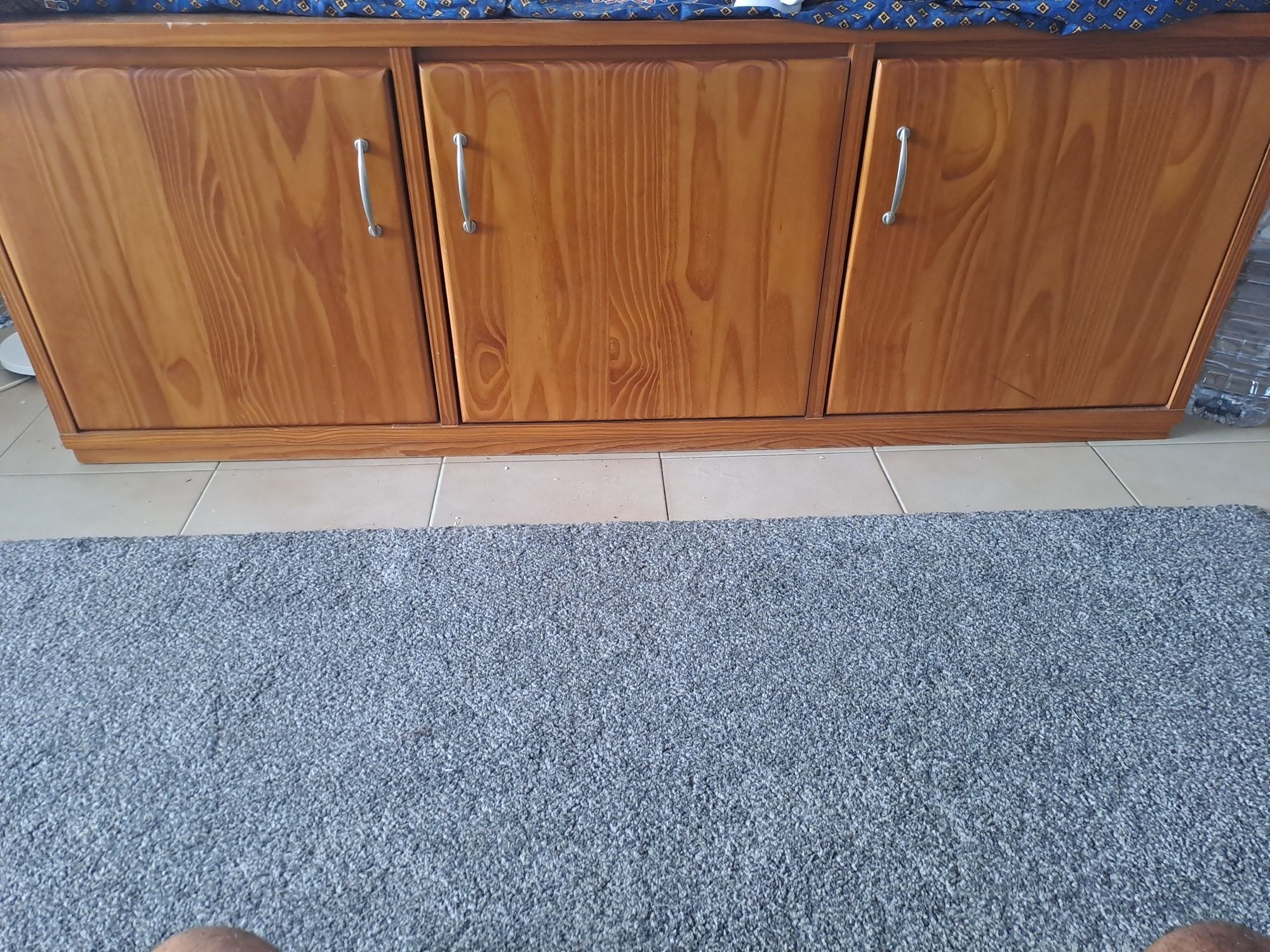 Vendo móvel de três portas