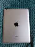 iPad 4 Apple 16 GB Wi-Fi Model A1458 z uszkodzonym ekranem. Używany.