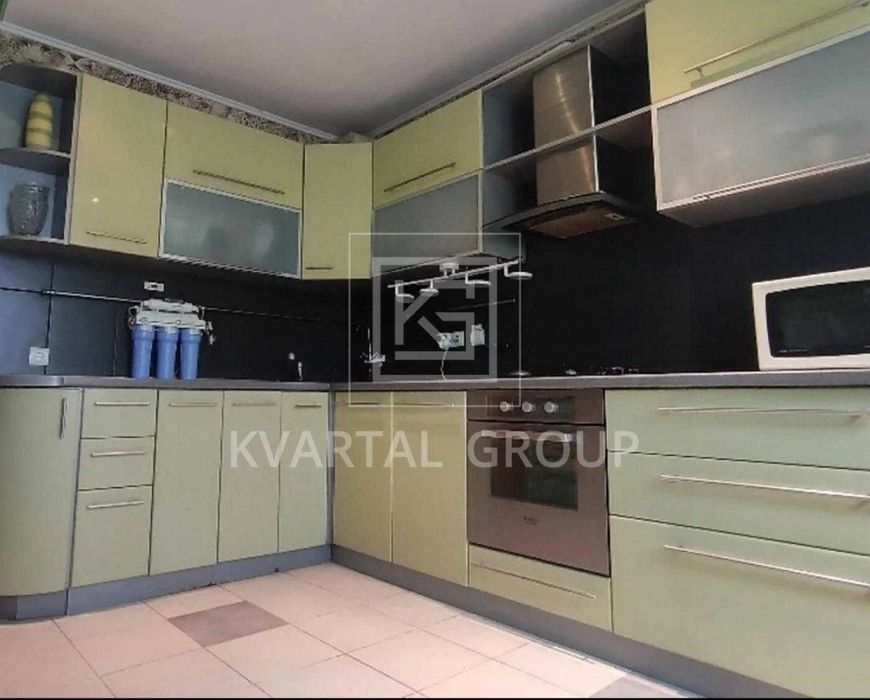 Без КОМІСІЇ!!! Трикімнатна дуже гарна квартира. ТОП локація