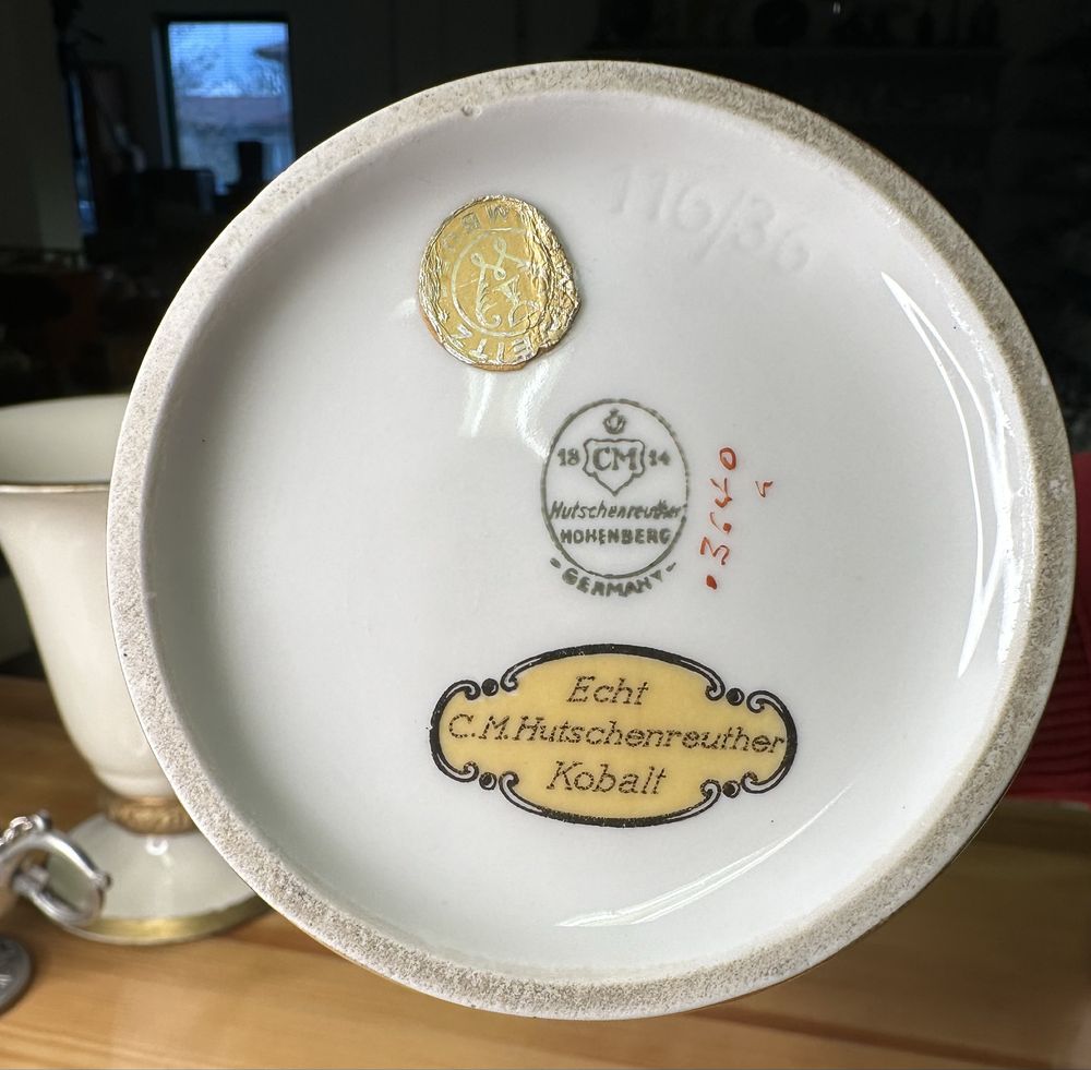 Wazon porcelanowy sygnowany Echt Kobalt CM Hutschenreuther kwiat 1024