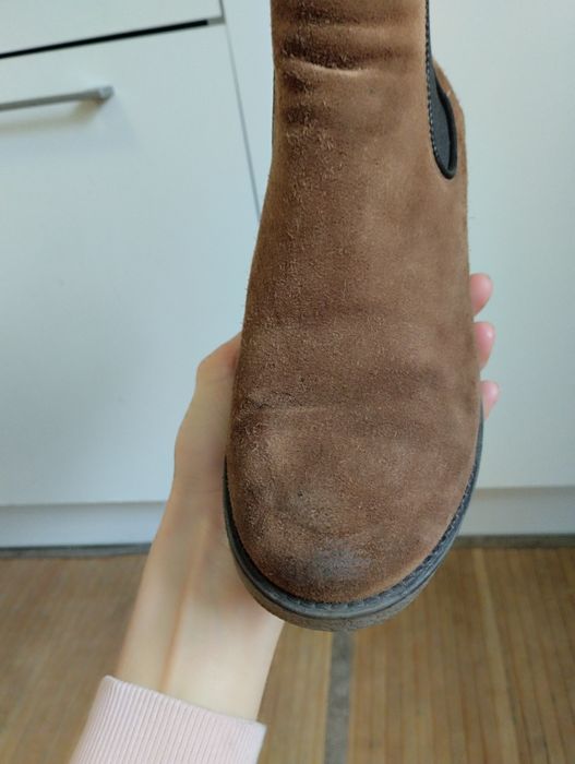 Brązowe zamszowe botki damskie na grubym obcasie Lasocki wkładka 26,5