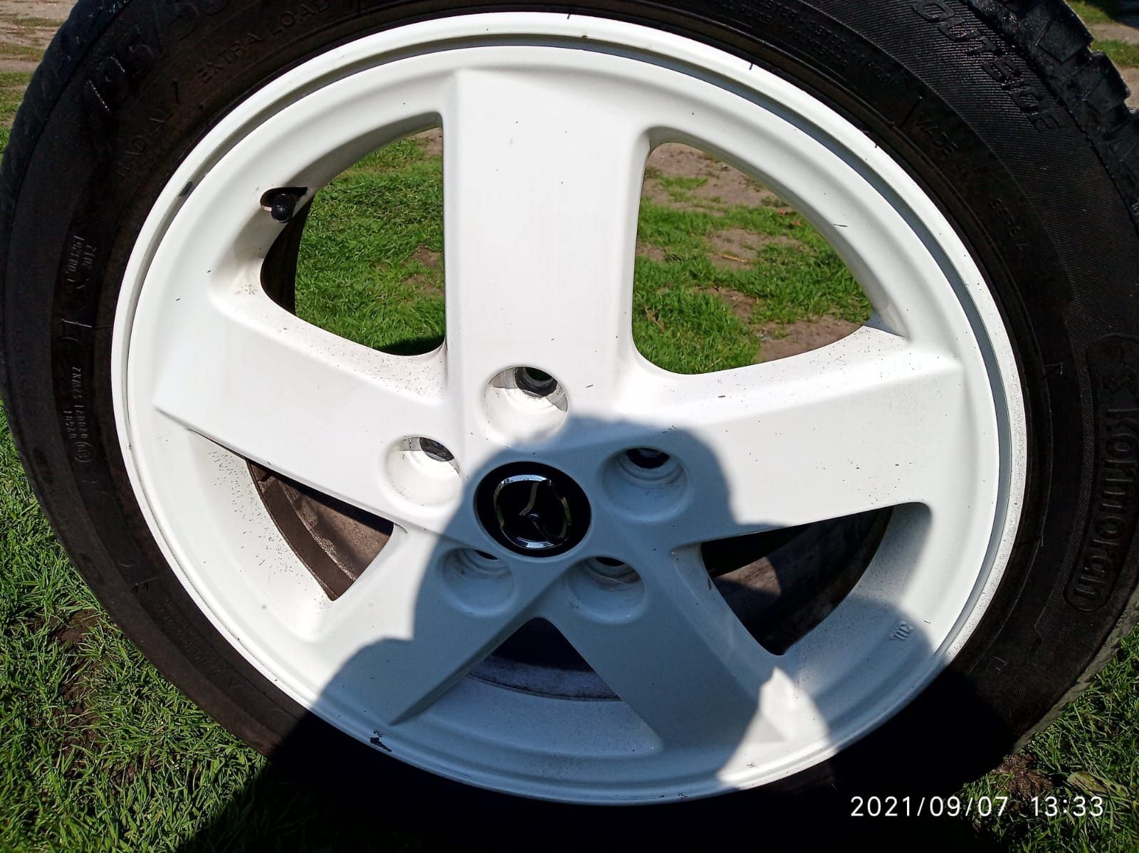 Felgi 5x114,3 16" mazda białe .