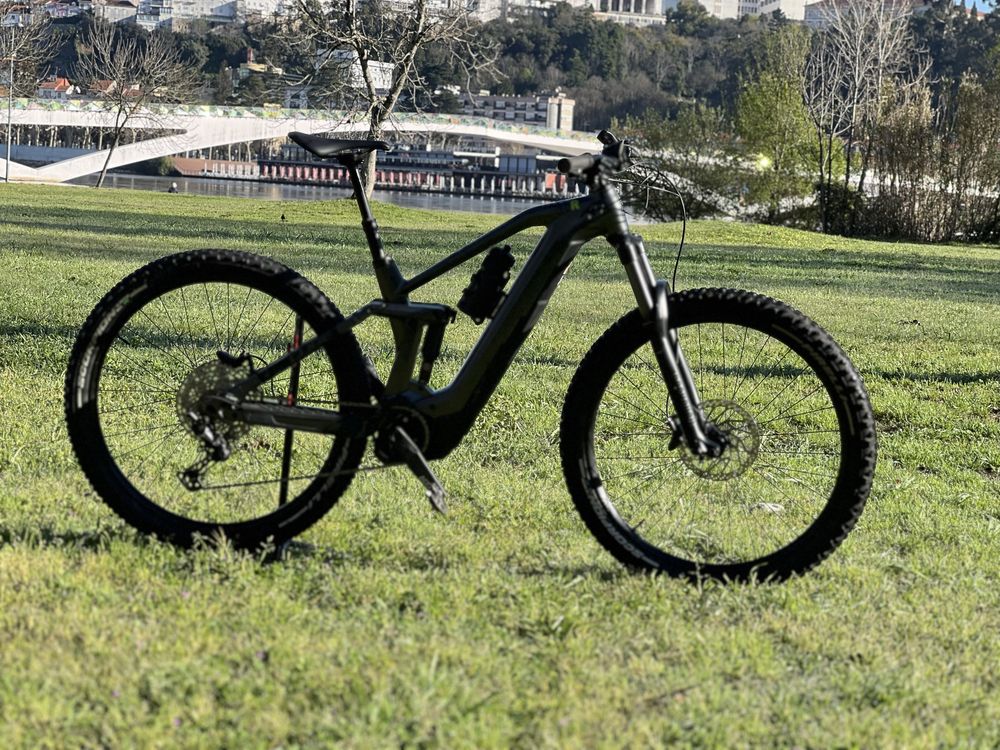 Cube Stereo Hybrid 140 HPC Race 625 - Carbono