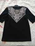 Blusa preta com desenho em branco, Tam. S