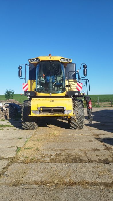 Kombajn zbożowy New Holland CX5080