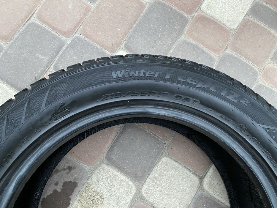 Зимові шини 215/55 R17 Hankook Winter I*Cept iZ2 98T 4ШТ.