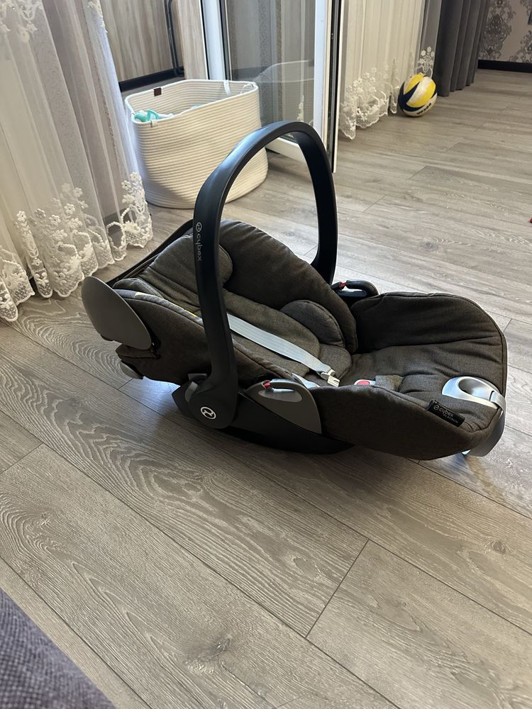 Автокрісло Cybex platinum Cloud Q