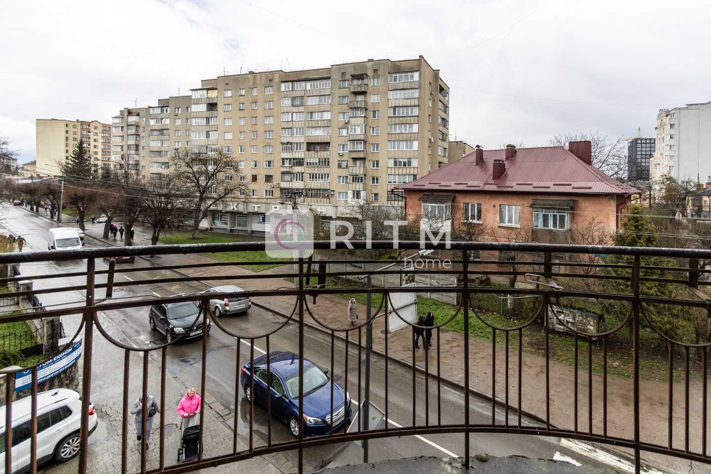 Продаж 1-к. квартири з ремонтом в центрі міста по вул. Довга