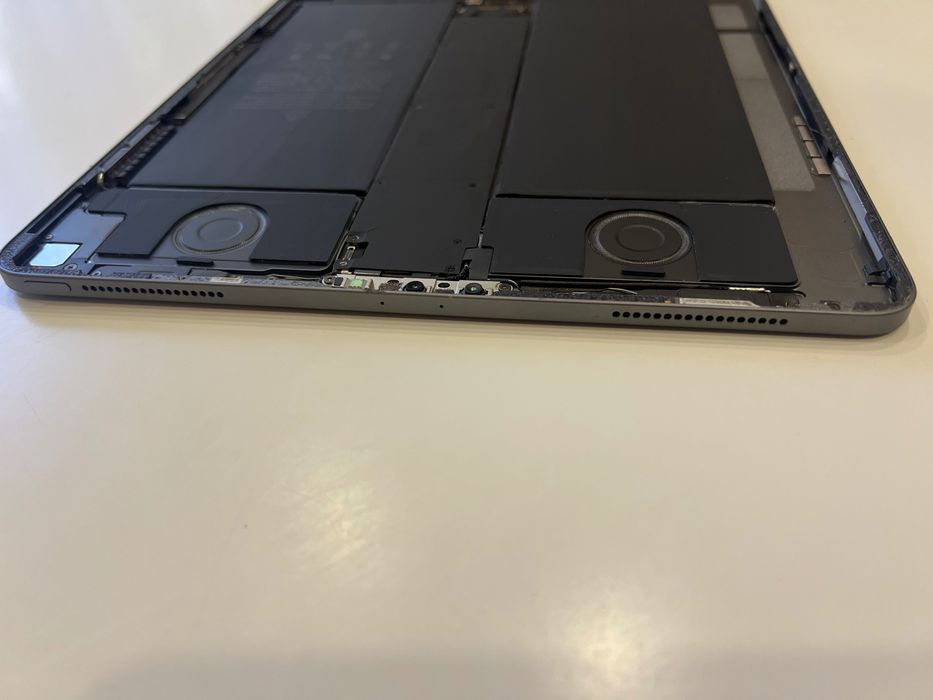 iPad Pro 12.9 Gen 3 A1876 64Gb на запчастини