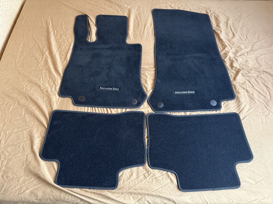 Nowe oryginalne welurowe dywaniki mercedes C klasa w205 OE