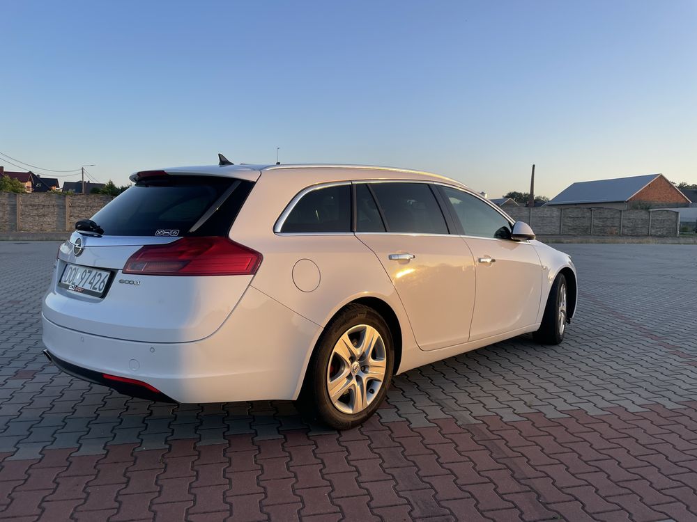 Opel Insignia 2.0 cdti 180km uszkodzona