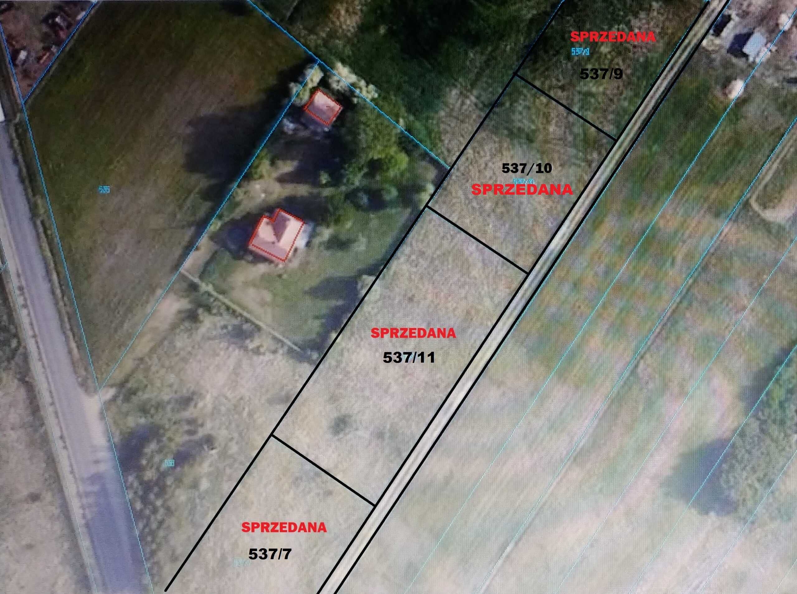 Działka pod dom z drzewami i przy strumieniu 1244m2 - Bogucice