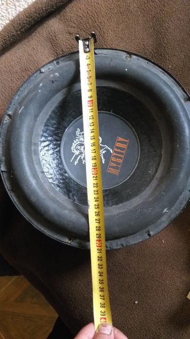 Басовий динамік містері