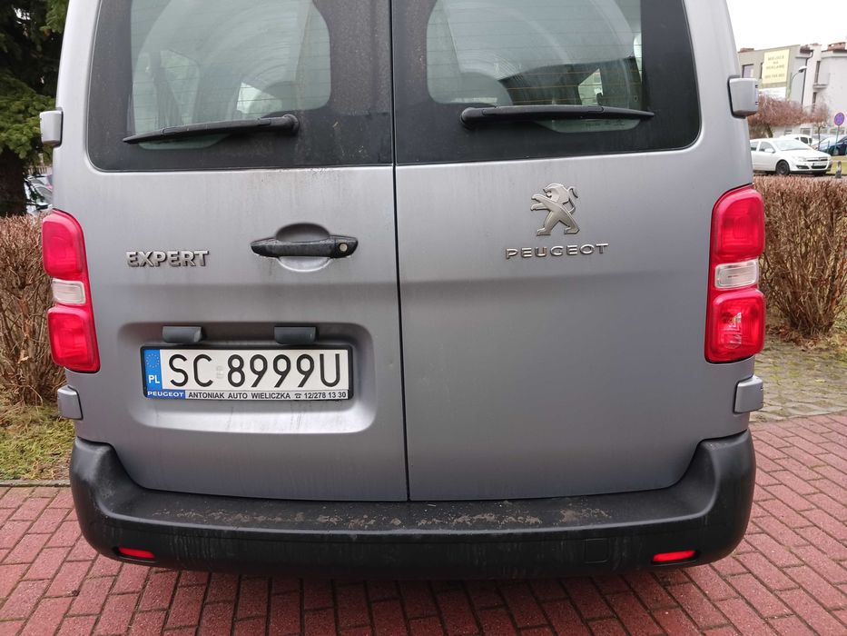 Peugeot Traveller 1,5  do 3,5 t, 5 drzwiowy , 9 osobowy