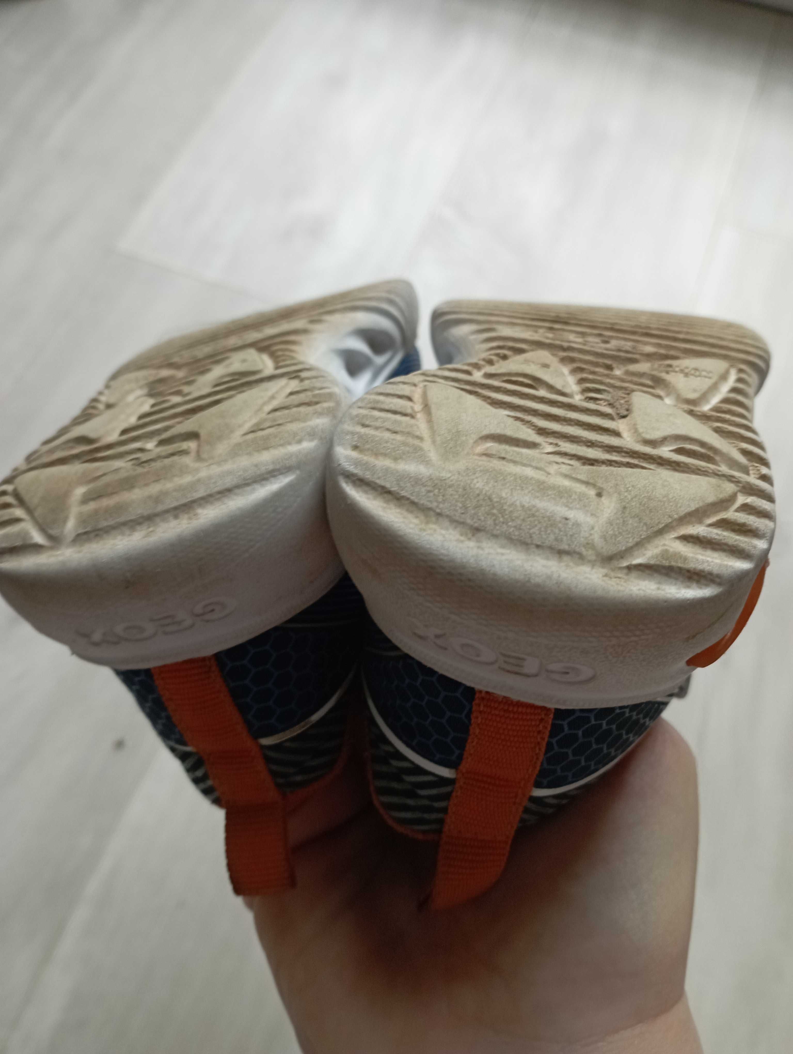 Sprzedam adidasy Geox 26