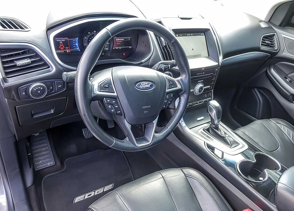 Ford Edge Titanium      2017