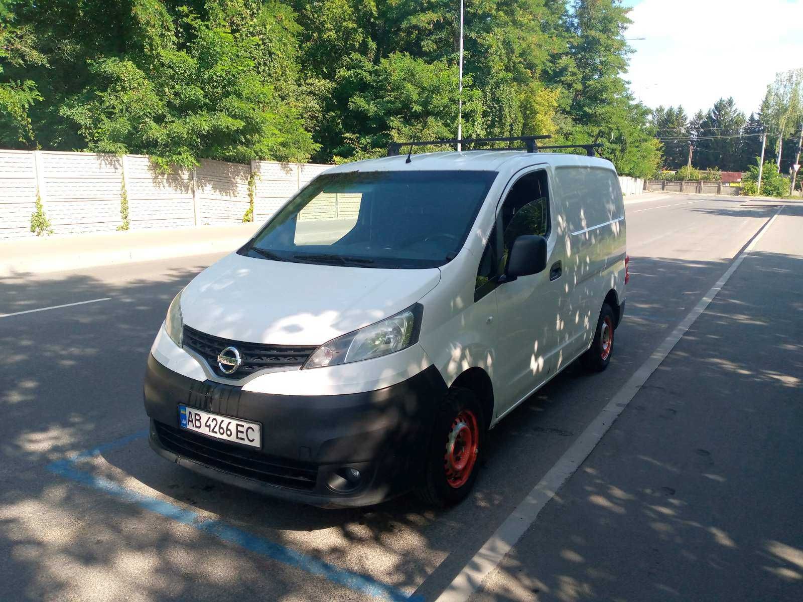 NISSN NV200 , 2013року