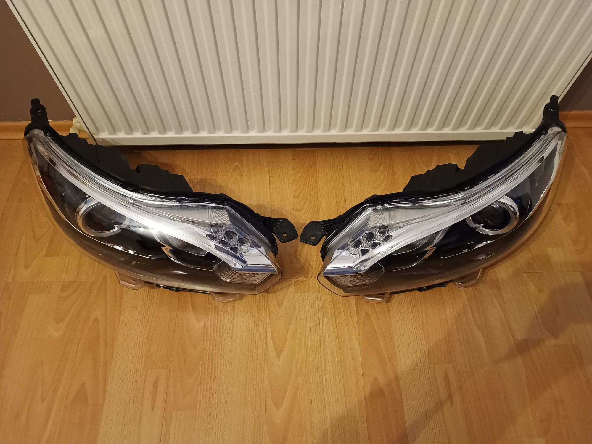Toyota Proace lampa reflektor lampy Xenon LED NOWE