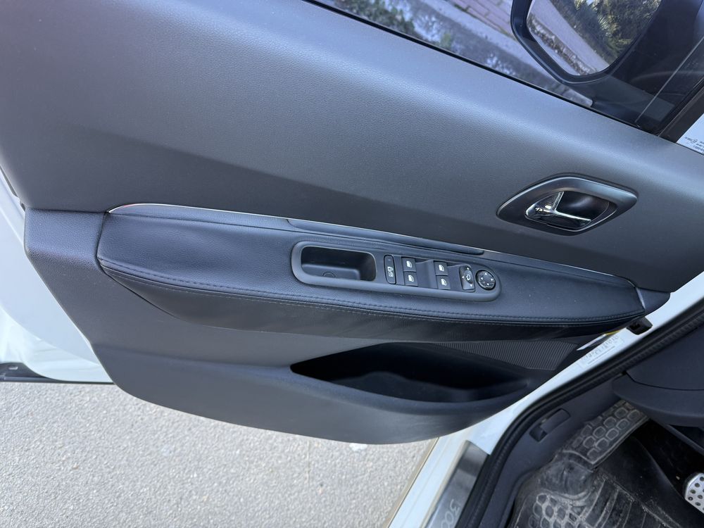 Авто Пежо Peugeot 3008
