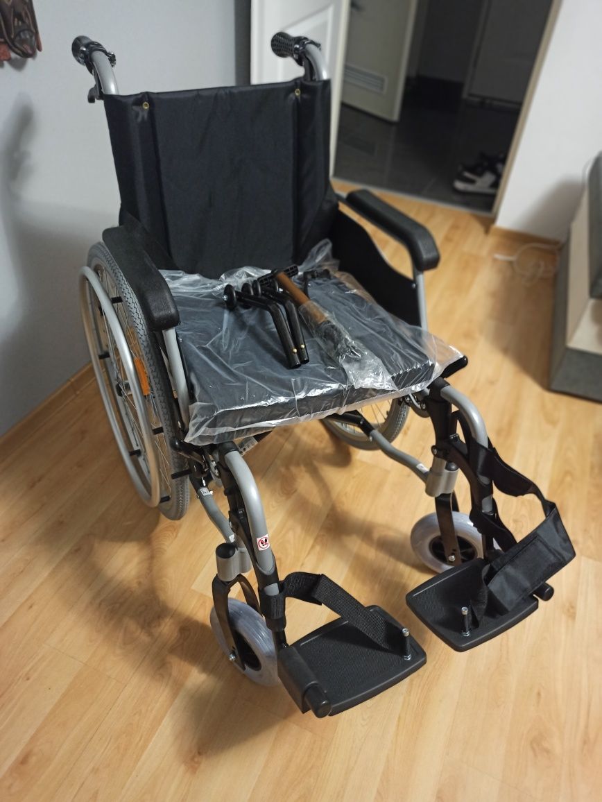 Wózek inwalidzki Vitea Care - Nowy.