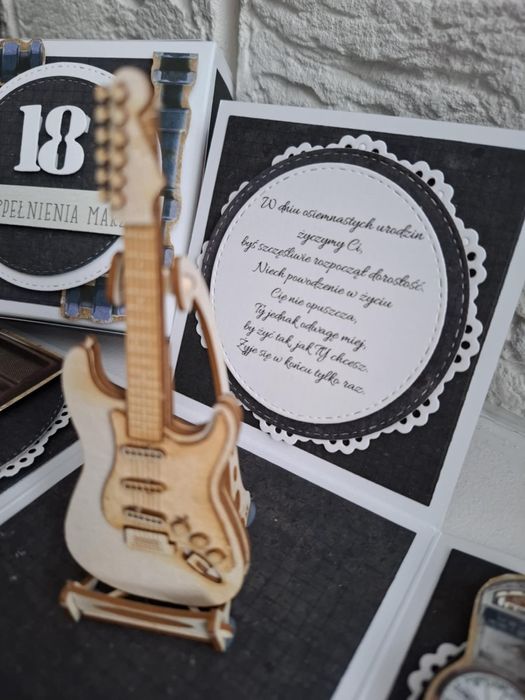 Kartka pudełko exploding box z okazji 18 urodzin osiemnastka prezent