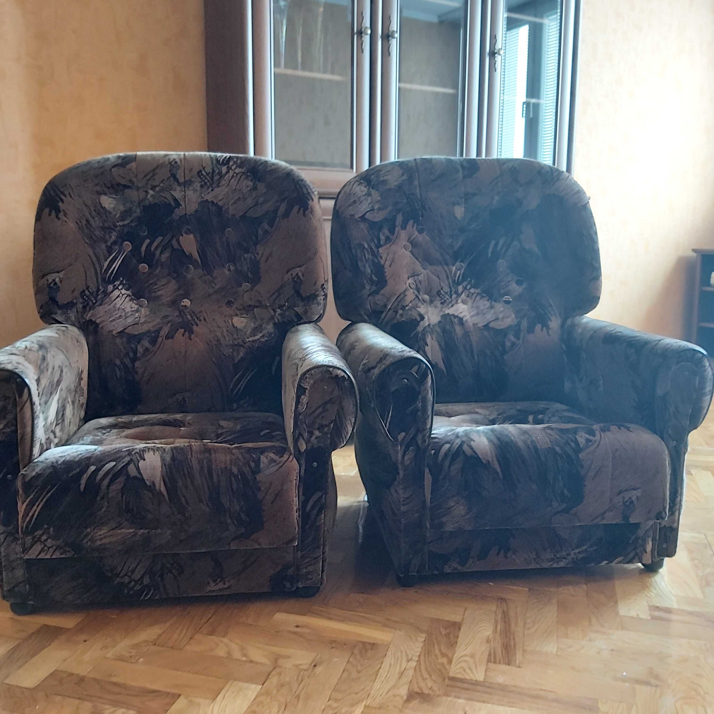 Cztery fotele  oddam za darmo