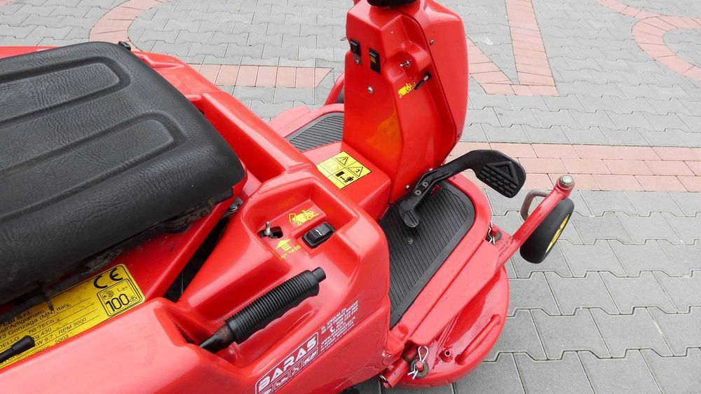 Traktorek kosiarka Gianni Ferrari TG Tech (100401.4) Baras