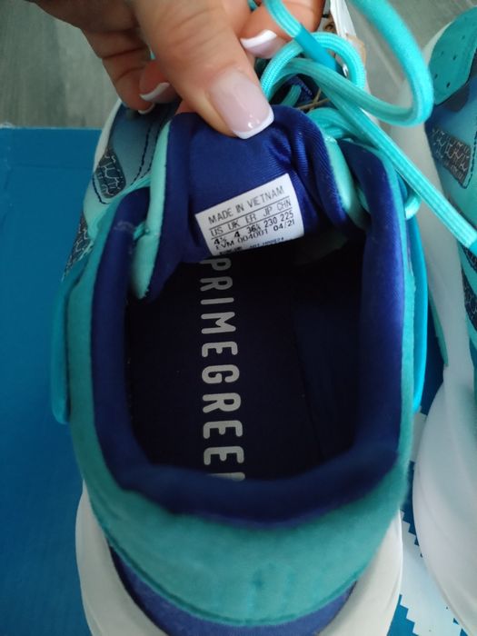 Кросівки Adidas Ozelia, оригінал