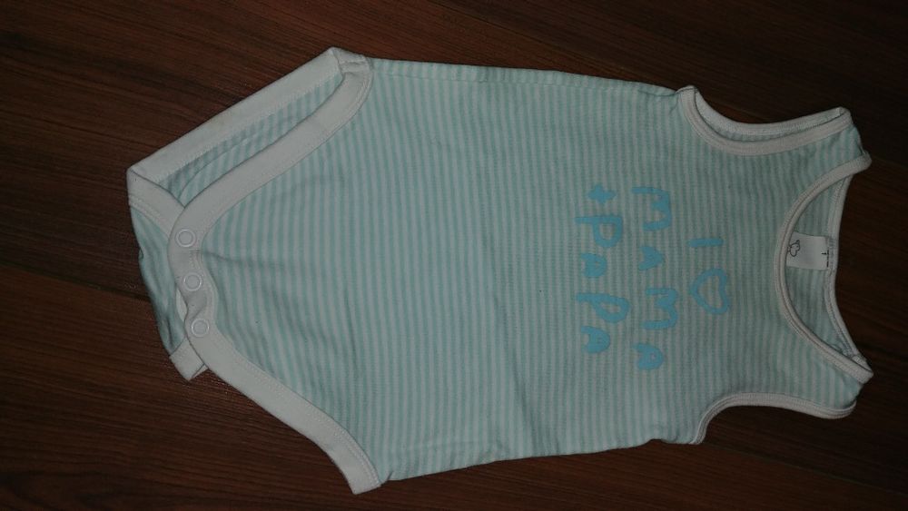 Body z krótkim rękawem