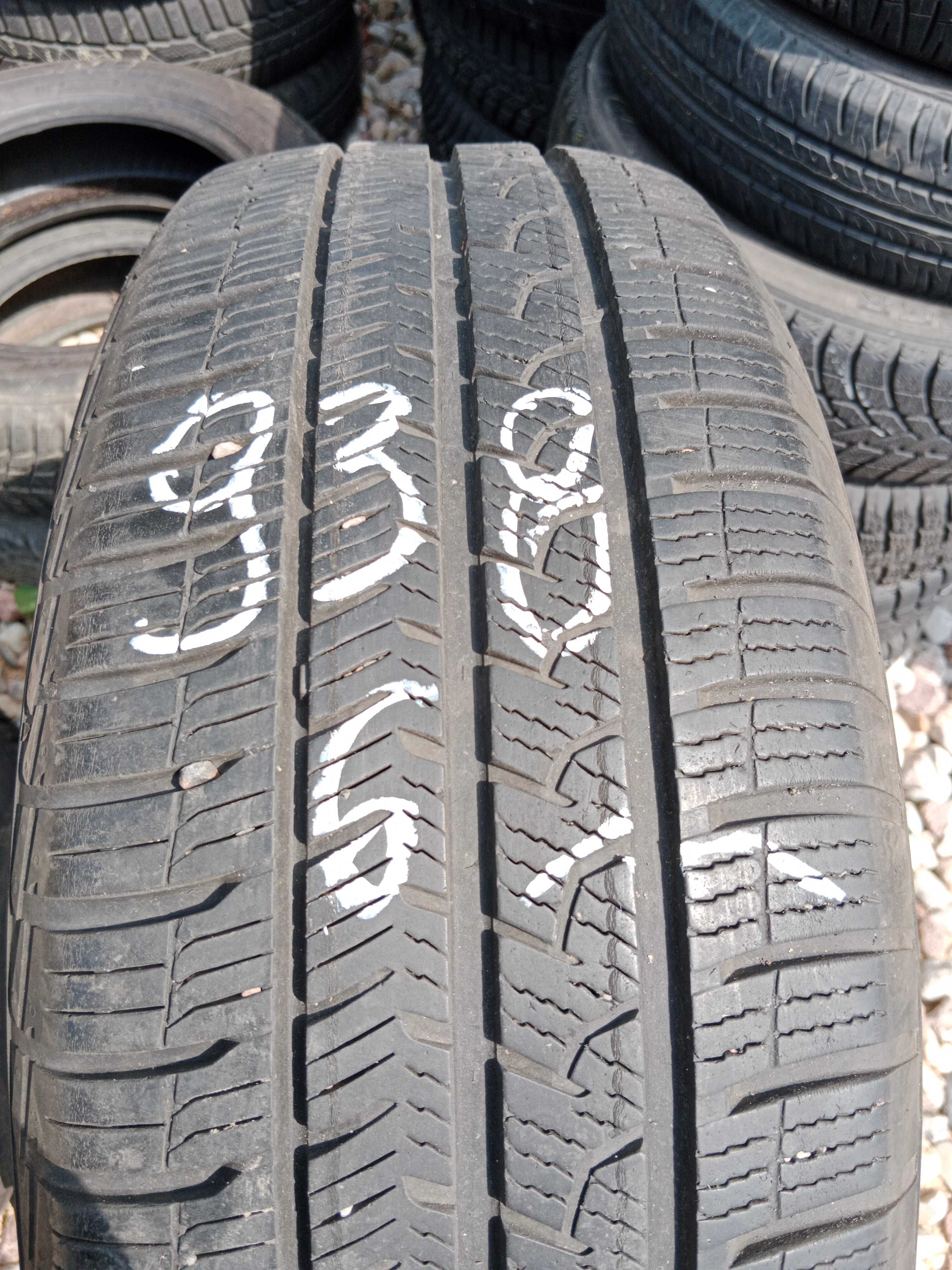 Opona używana zimowa 195/55R16 Apollo Alnac 4G 1szt.