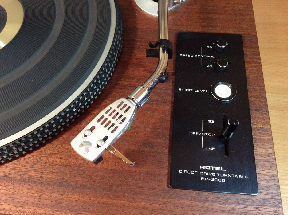 Виниловый проигрыватель  Rotel RP 3000