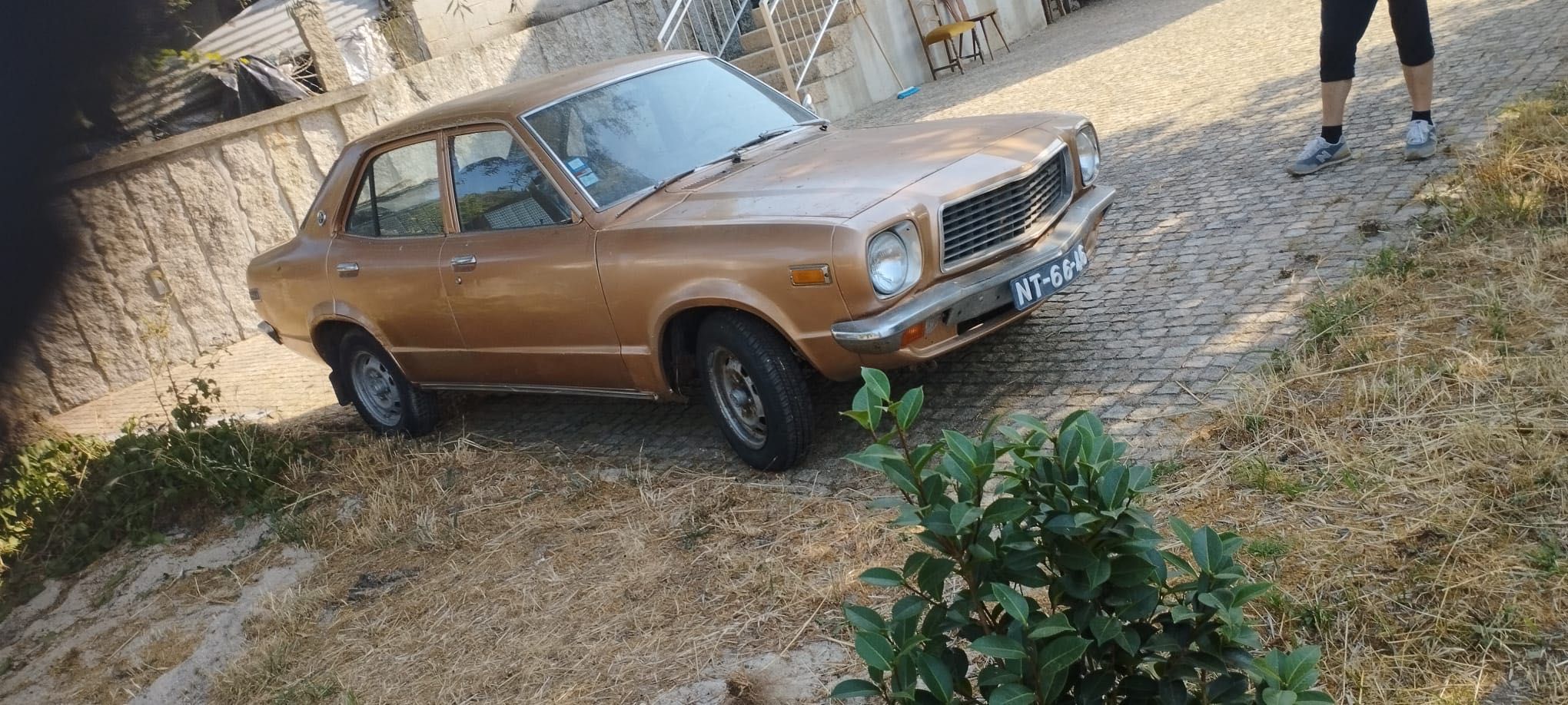 Vende-se Mazda 818 Clássico – Motor a Funcionar