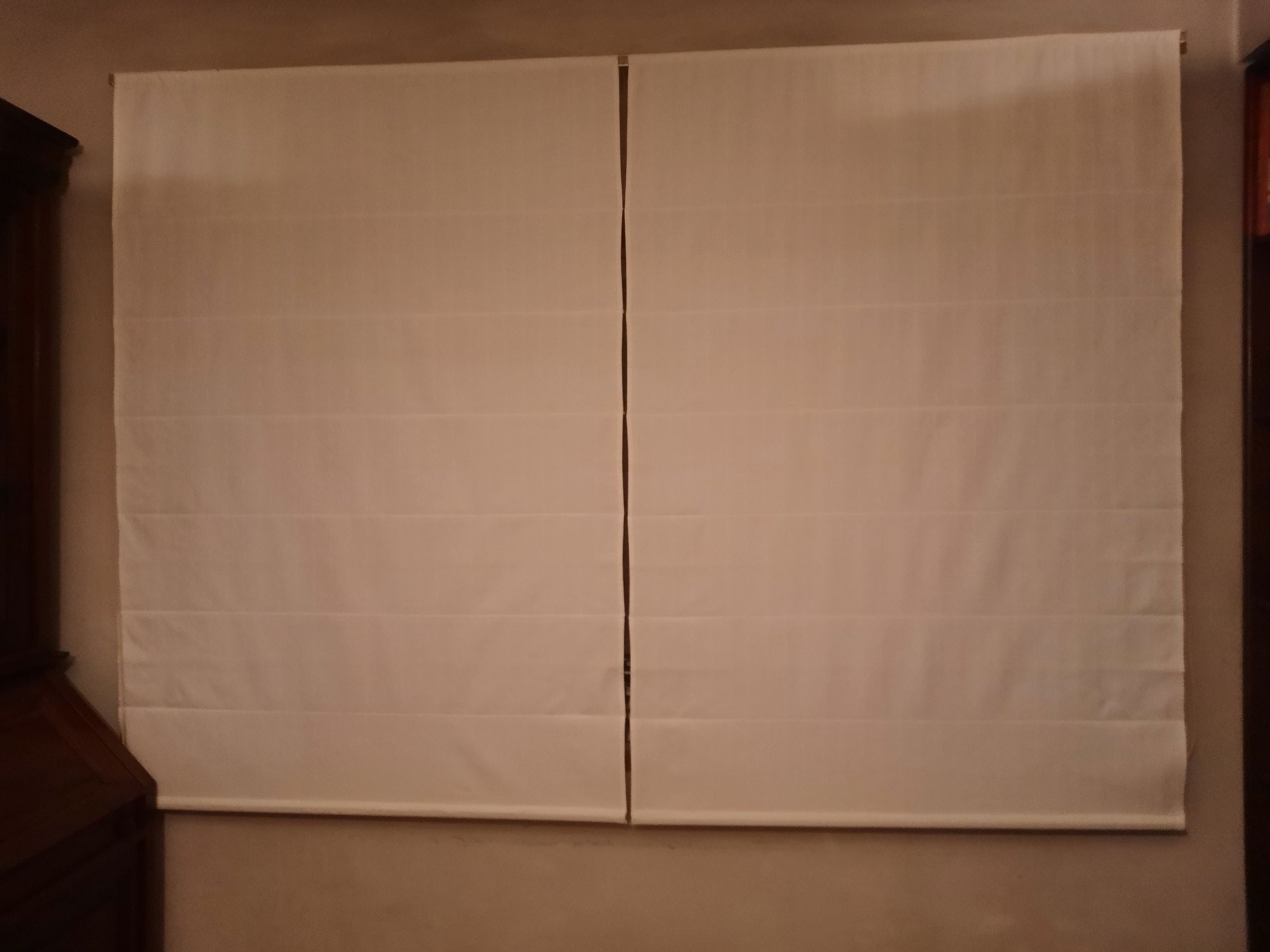 2 cortinas com romanetes