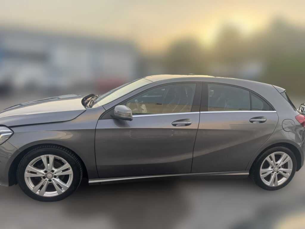 Mercedes-Benz A180d de 2017 Salvado