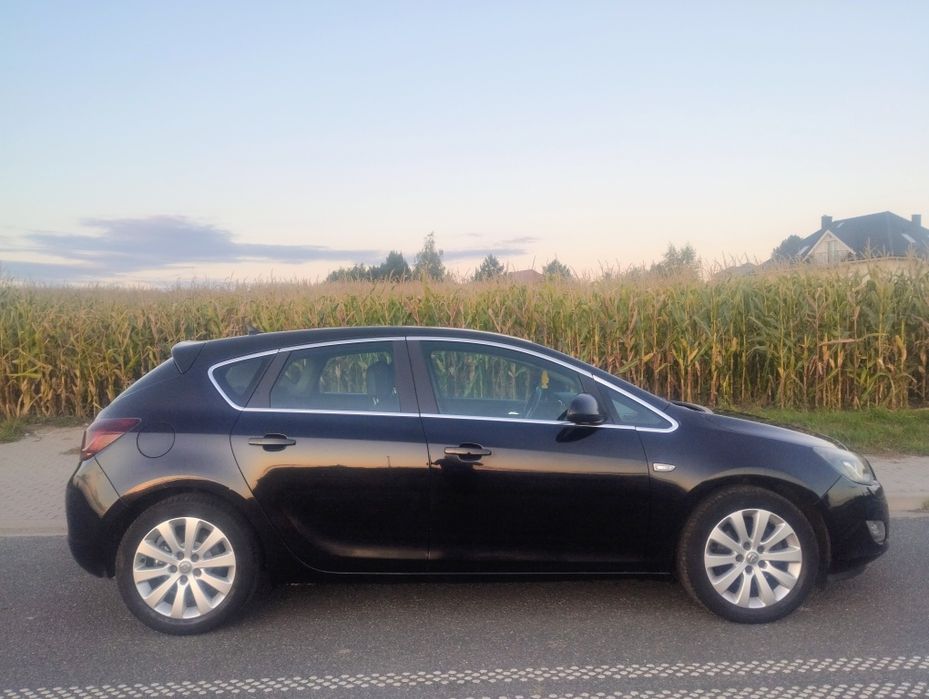 Opel Astra J 1,7cdti 2010r Bez wkładu, posiada hak