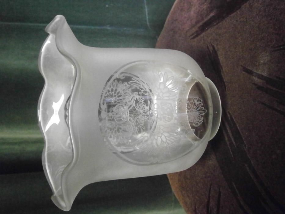 Kosz tulipanowy do lampy naftowej z trawionym orłem carskim , rosyjski