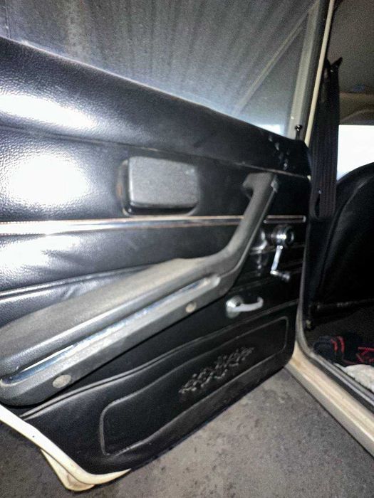 Автомобіль Ваз 2106