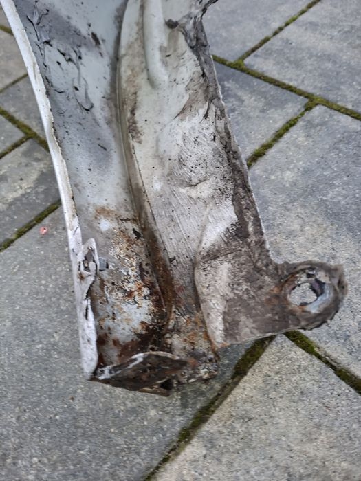 Vw golf 4 iv blotnik przedni prawy srebrny la7w