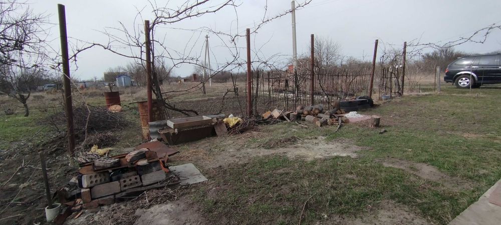 Коробка без внутрішніх робіт. Земельна ділянка 0,12га в с.Новому