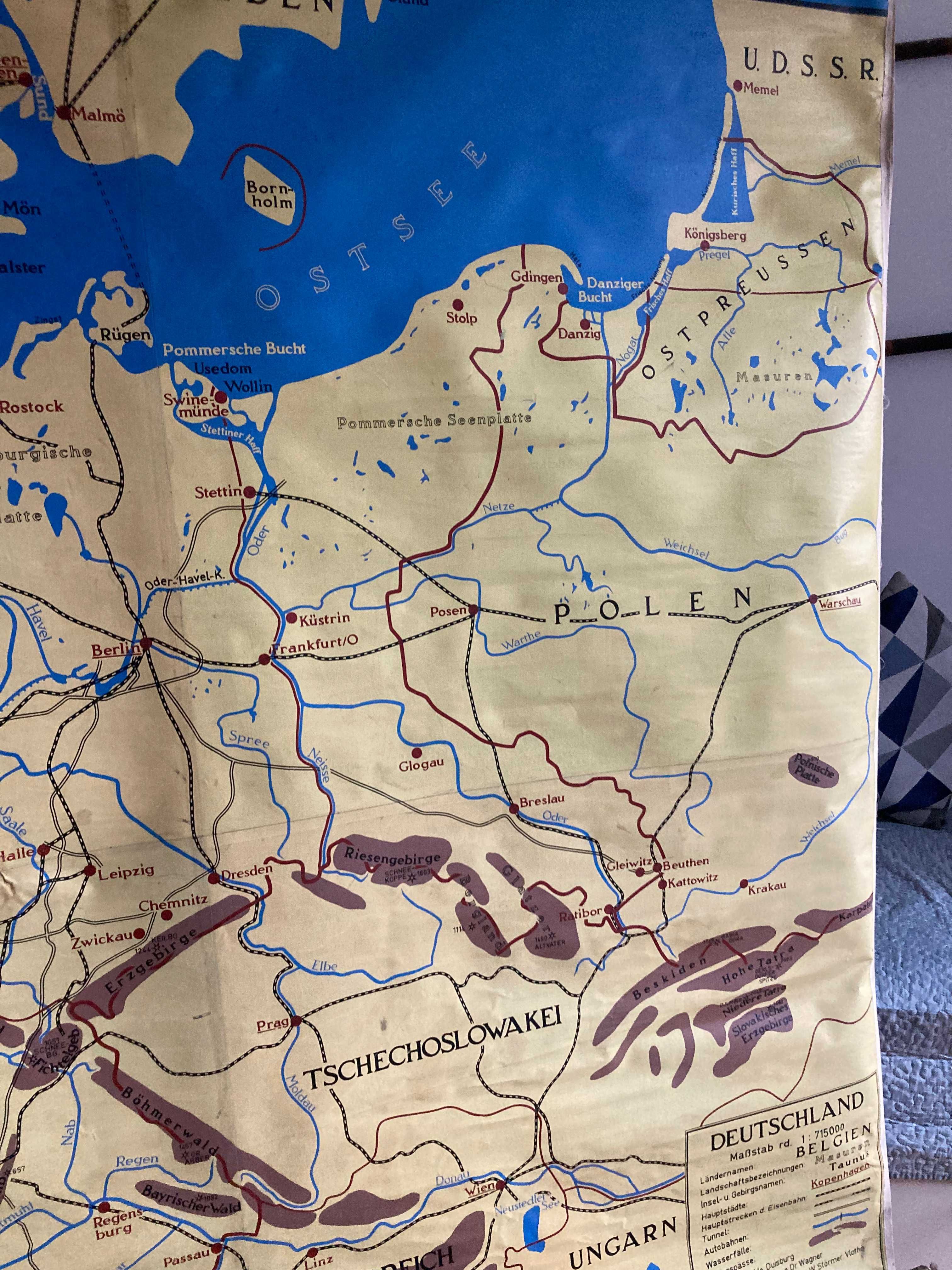 Przedwojenna lniana mapa lini kolejowych z lat 30. XX w.