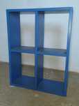 Estante azul de parede