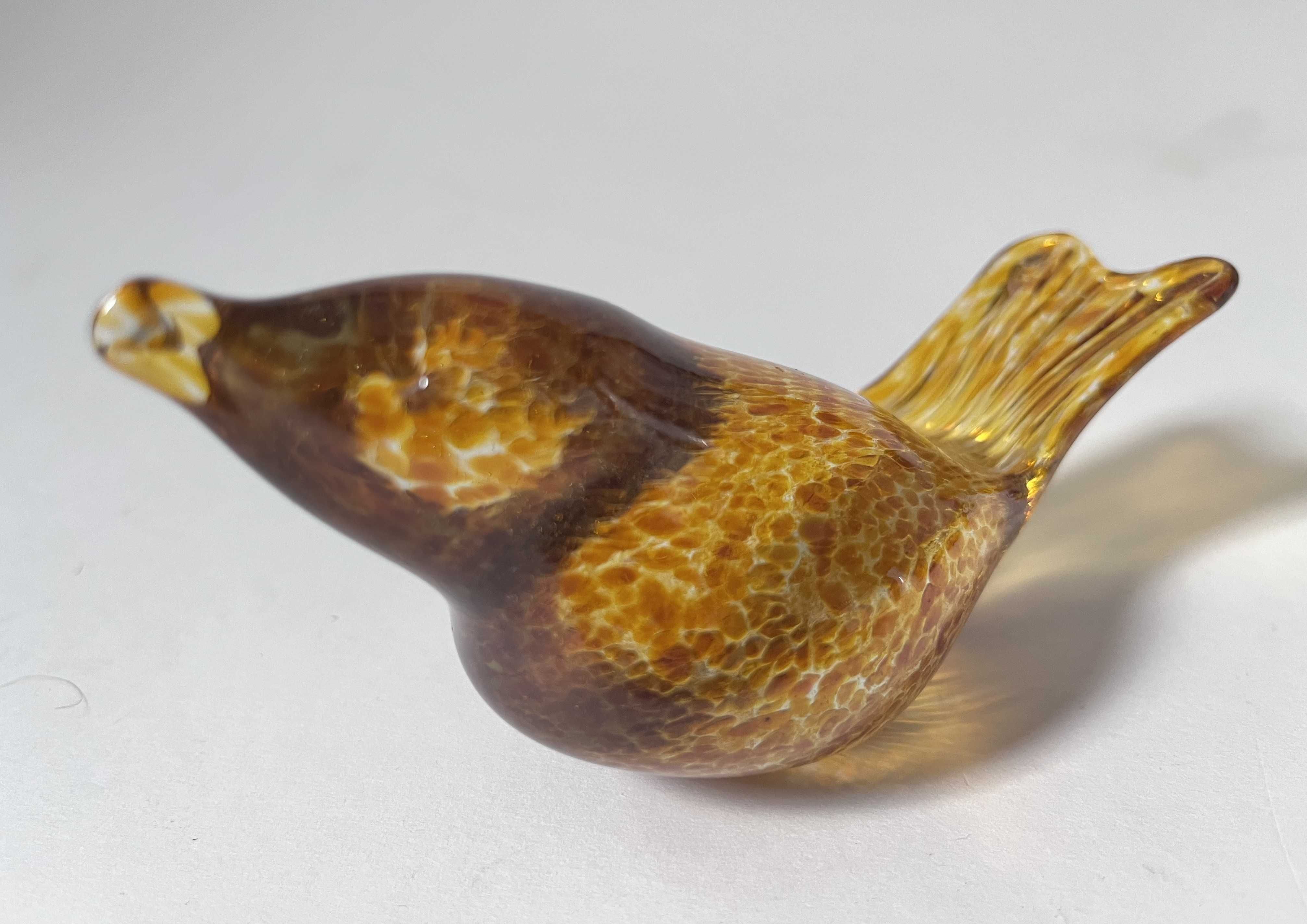 Szklana figurka ptak bursztynowe miodowe Przycisk do papieru
