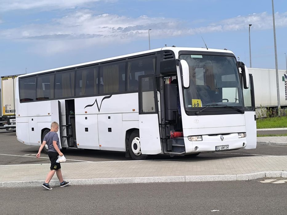 Transport osób ,  autokarami i busami . Najtaniej  , najlepiej